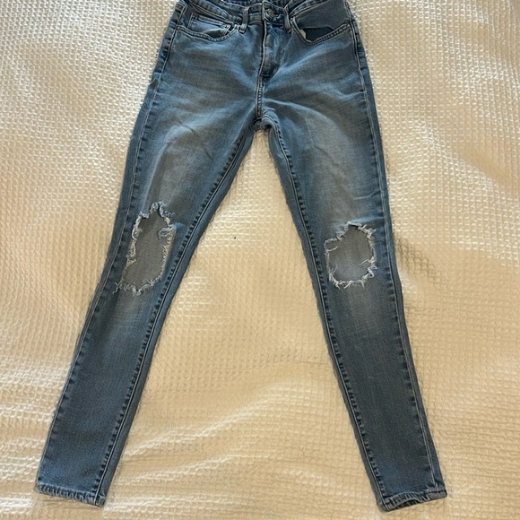 Levi’s 721 High Rise Skinny - Distressed Jean Size 27 - Picture 2 of 6
